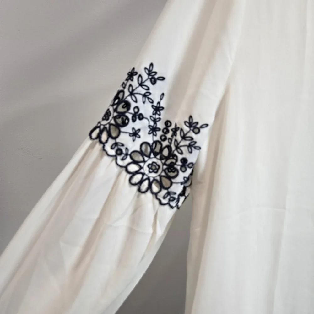 LOFT Outlet Petite Cream Blouse Navy Eyelet Embroidery Top L Petite Boho Peasant